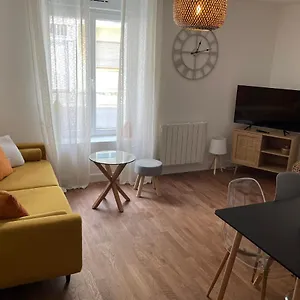 Appartement Le Poulorio Loft Rdc Bylocly, Lorient